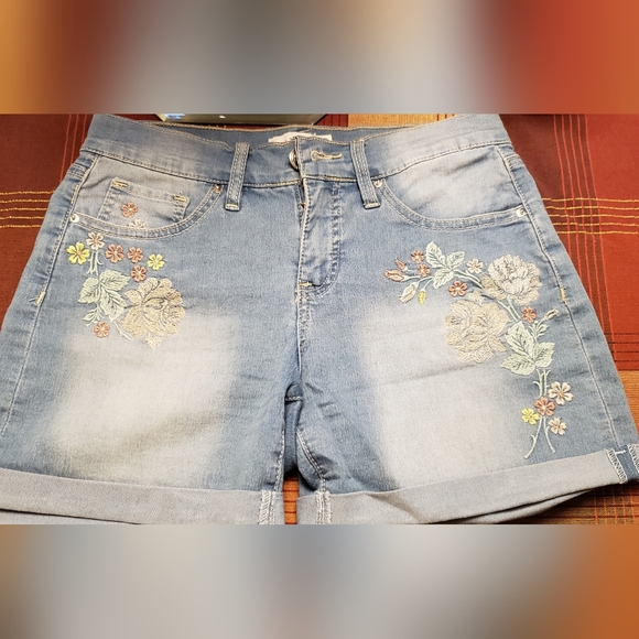 Royalty for Me Size 4 Jean Shorts - Picture 3 of 13